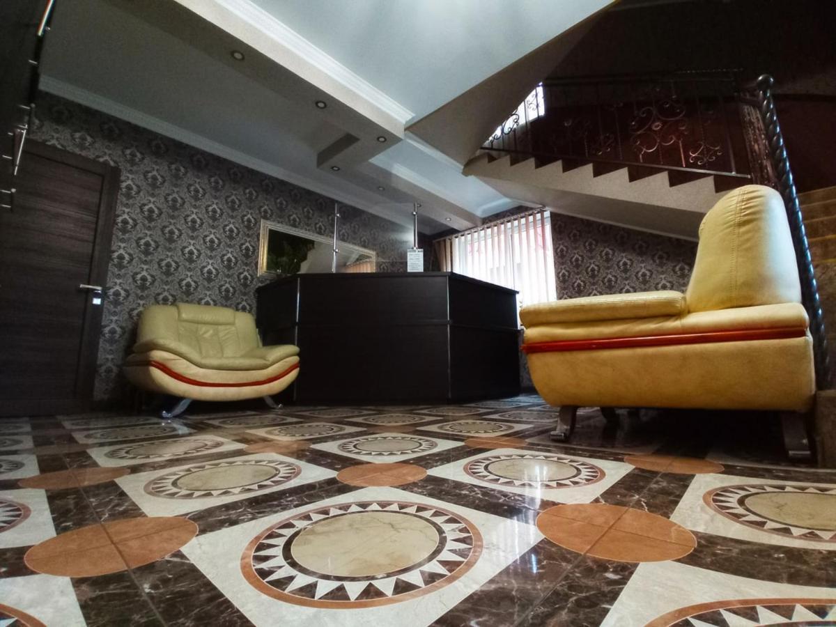 Slavutich Hotel Polyana  Ngoại thất bức ảnh